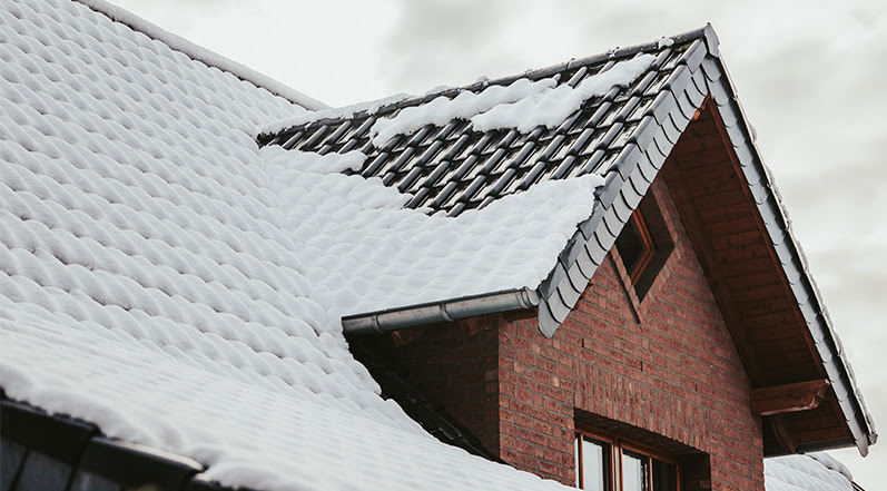 A Roof Covered in Snow-1