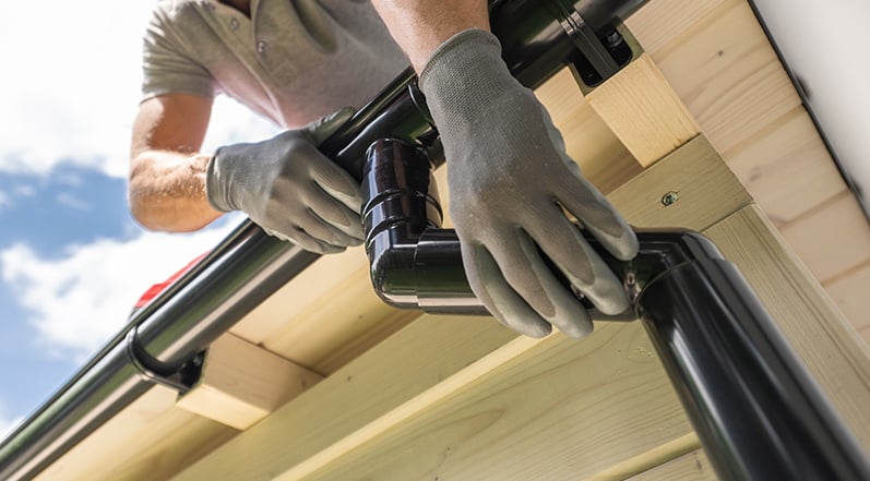 Installing Roof Gutters