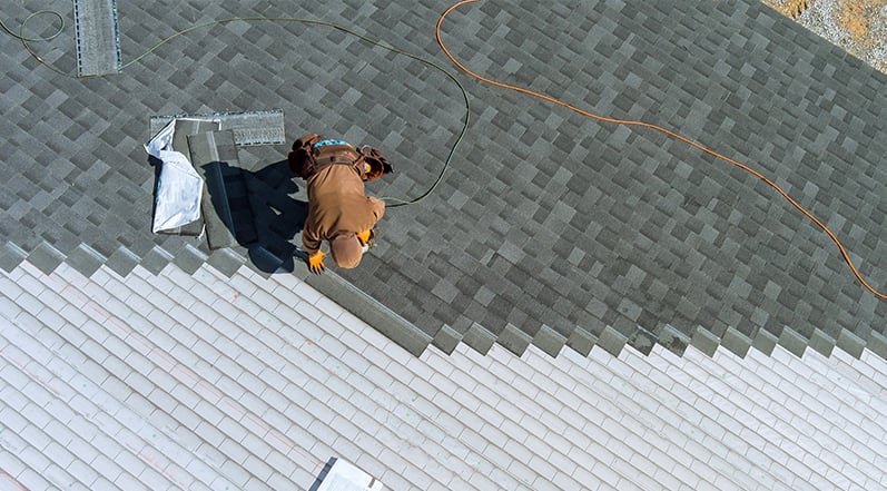 Installing Roof Shingles-1