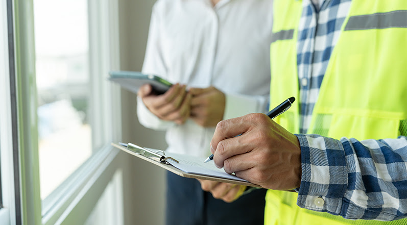 What You Can Expect from Public Adjusters